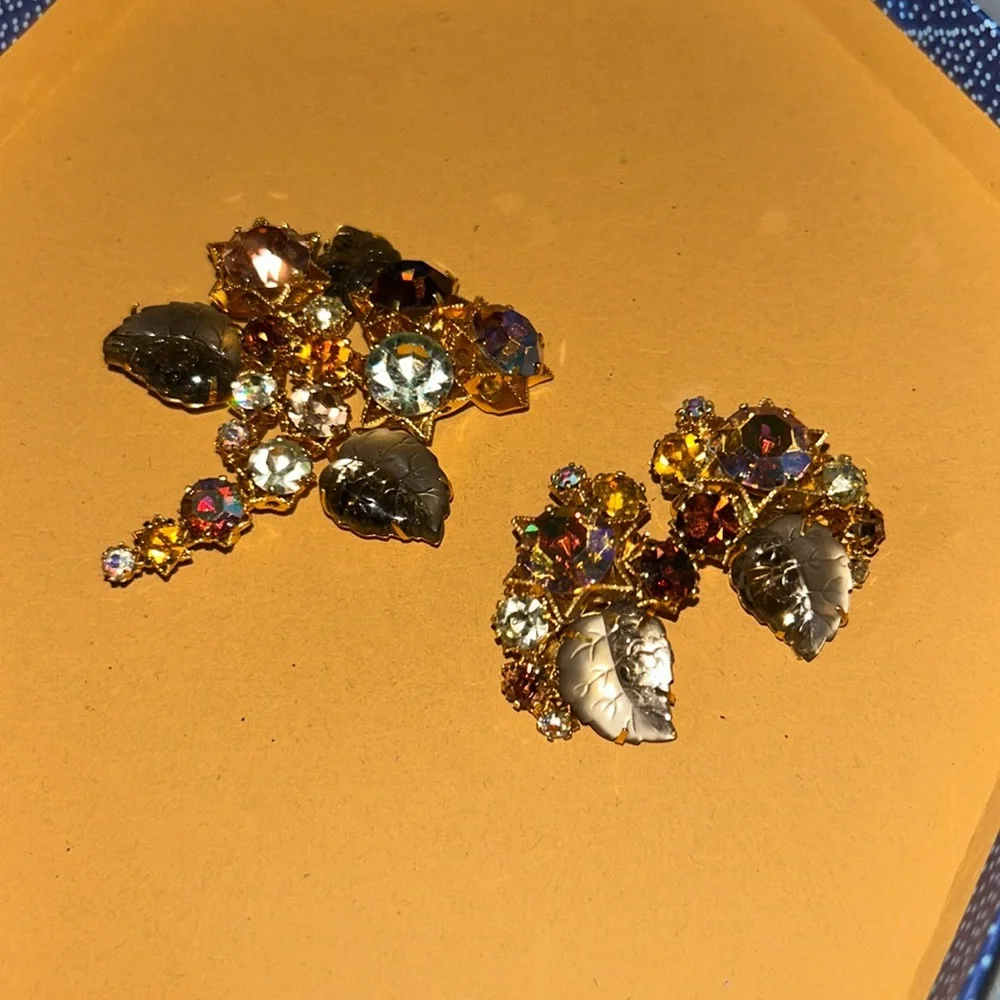 Vintage Austria Signed of Glass Rhinestone beautiful Gold Metal Brooch,Earrings - Picture 4 of 15